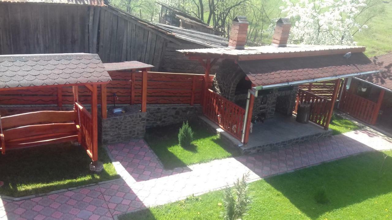 Casa Leonardo Hotel Haţeg Buitenkant foto